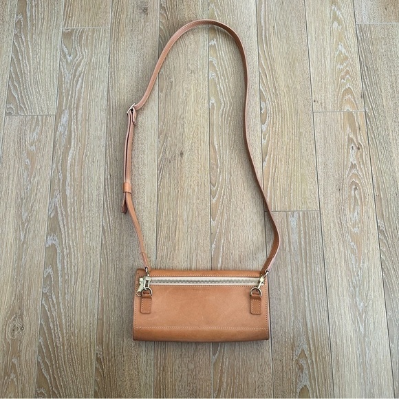 TEDDI Joelle-Full Grain Leather Crossbody - Picture 4 of 10